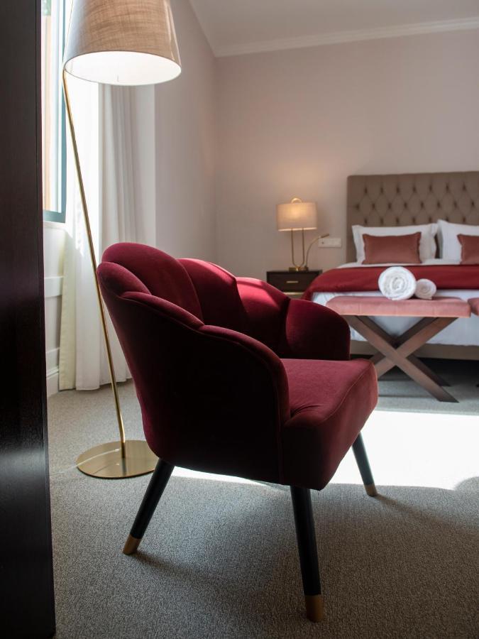Palace Hotel *