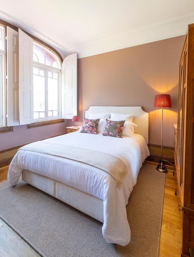 Country house The Grove Guimaraes