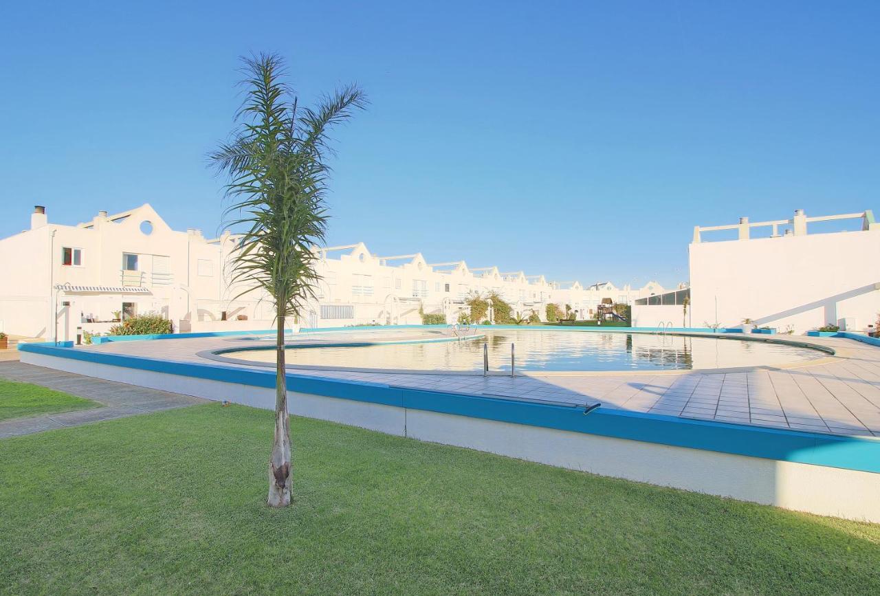 Pool & Tennis House Barra