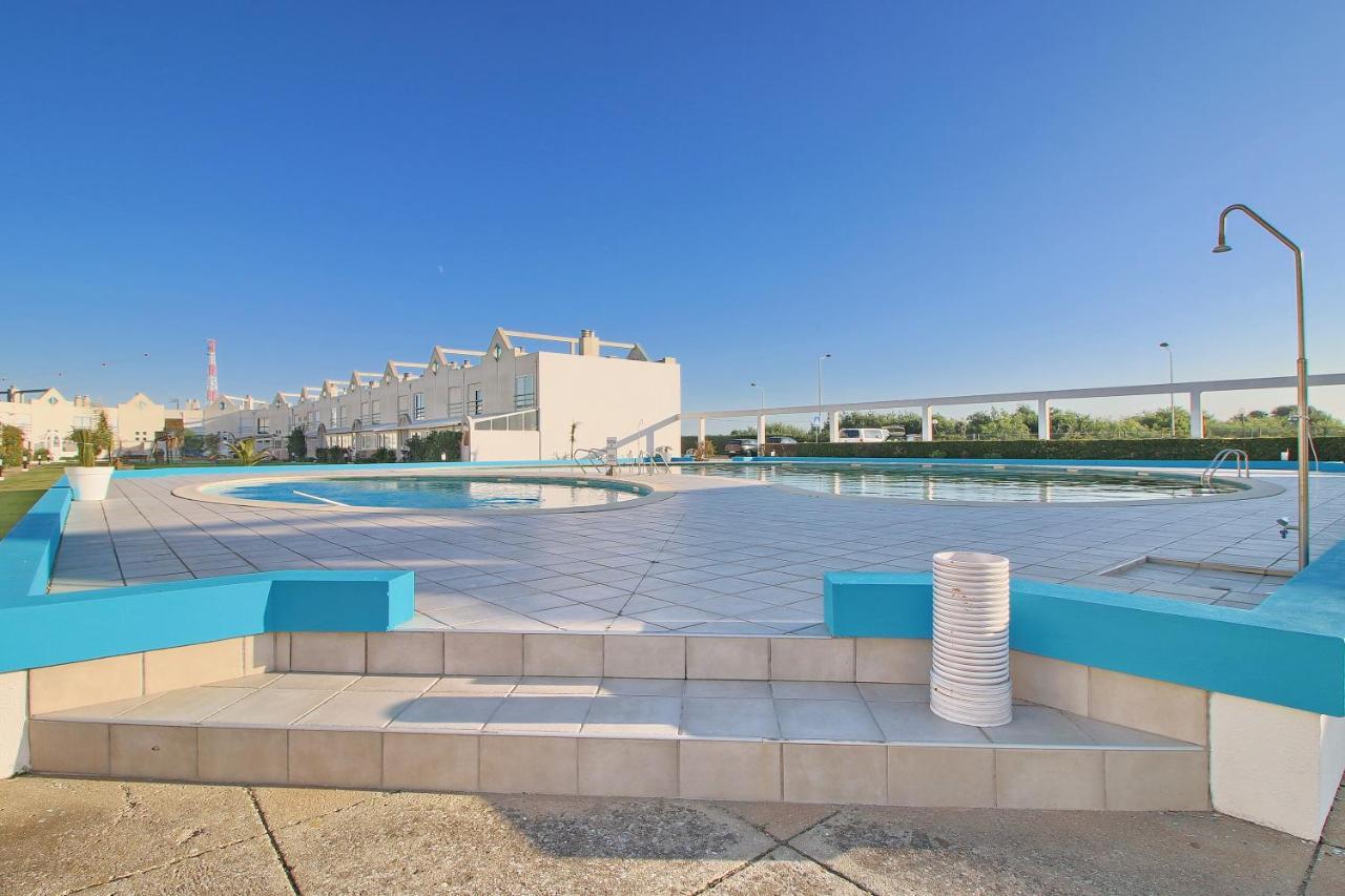 Pool & Tennis House