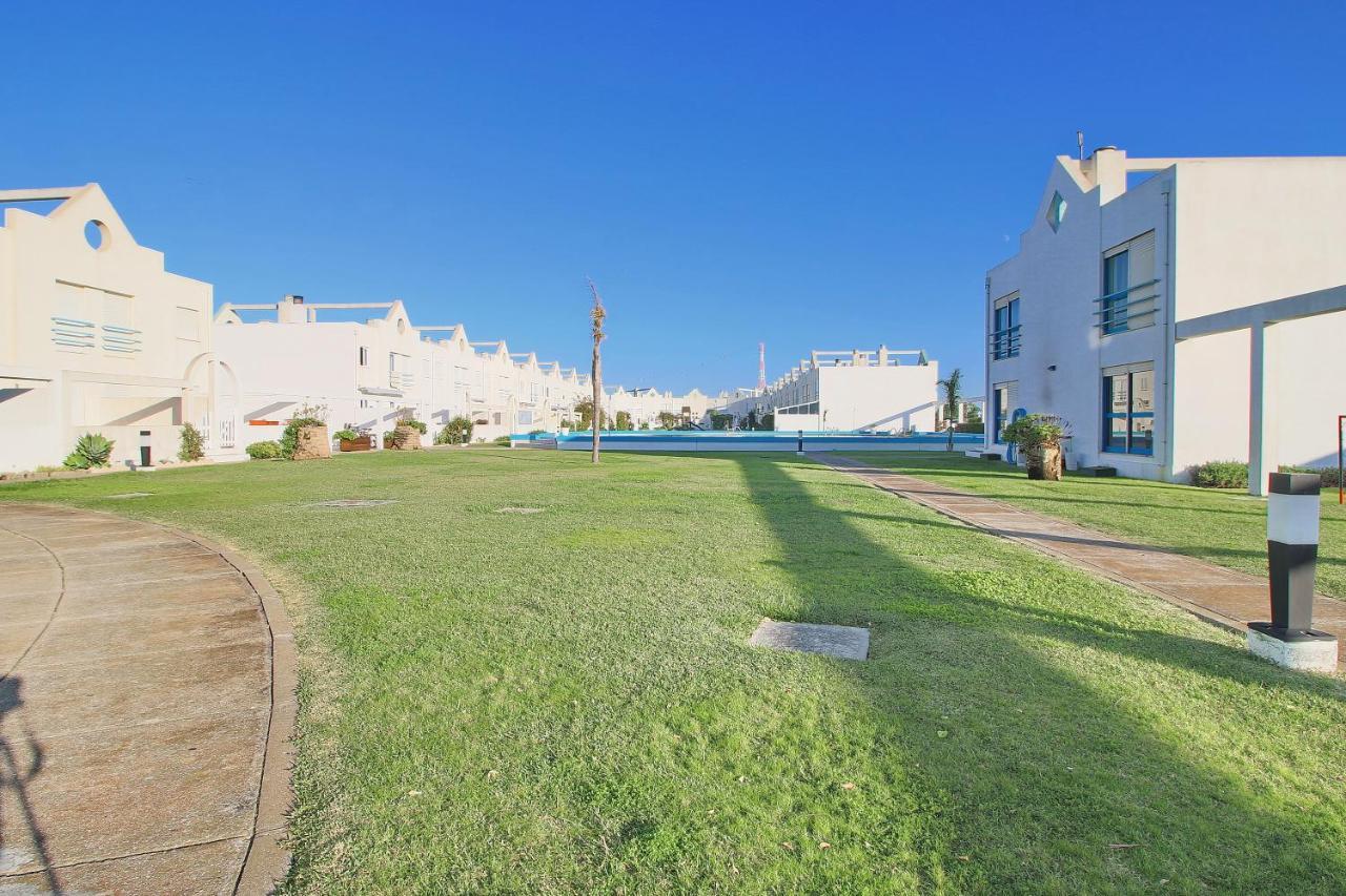 Pool & Tennis House Barra