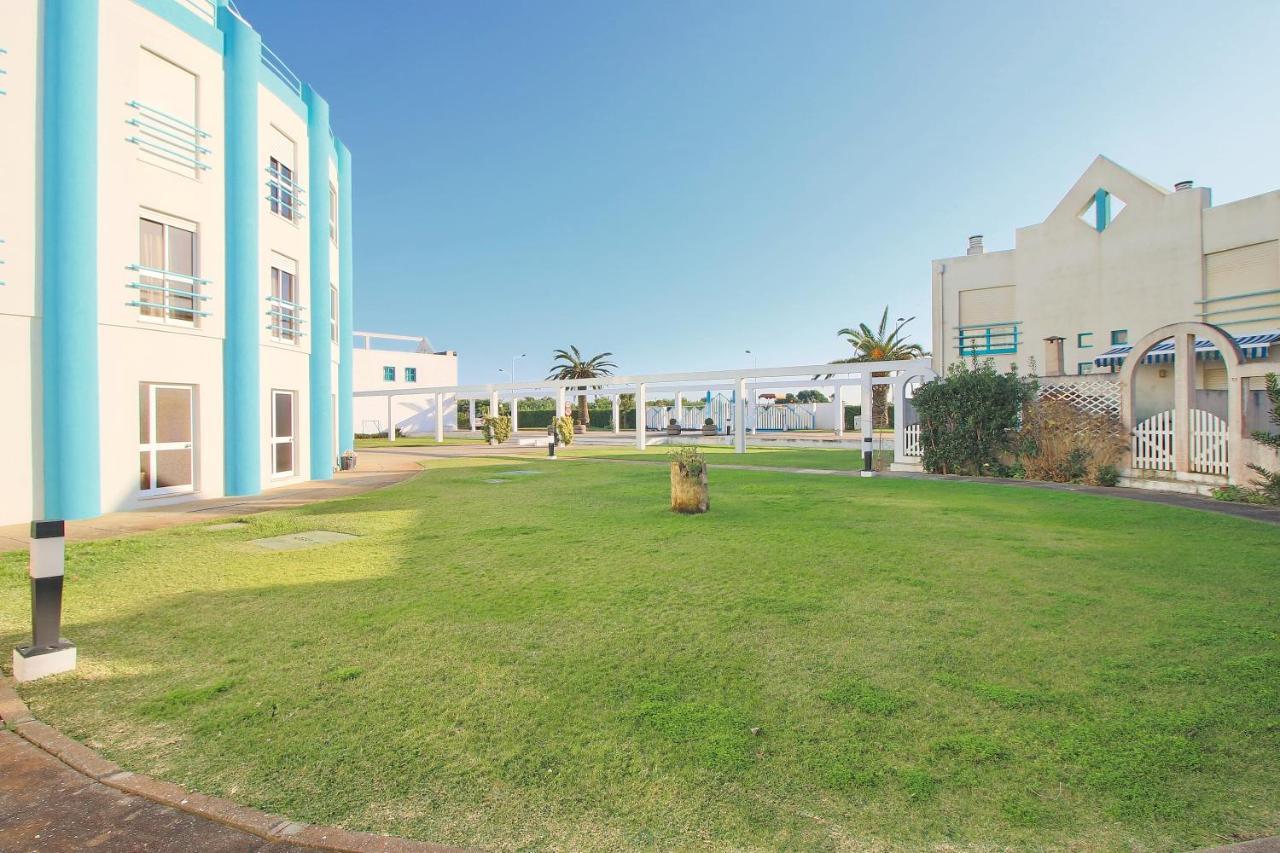 Pool & Tennis House Holiday home