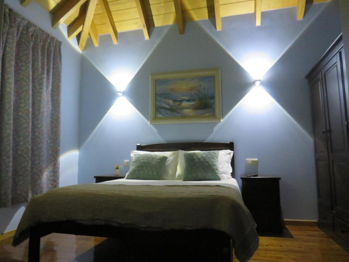 Solar Dos Alperces - Serra Da Estrela - Turismo De Aldeia Bed & Breakfast
