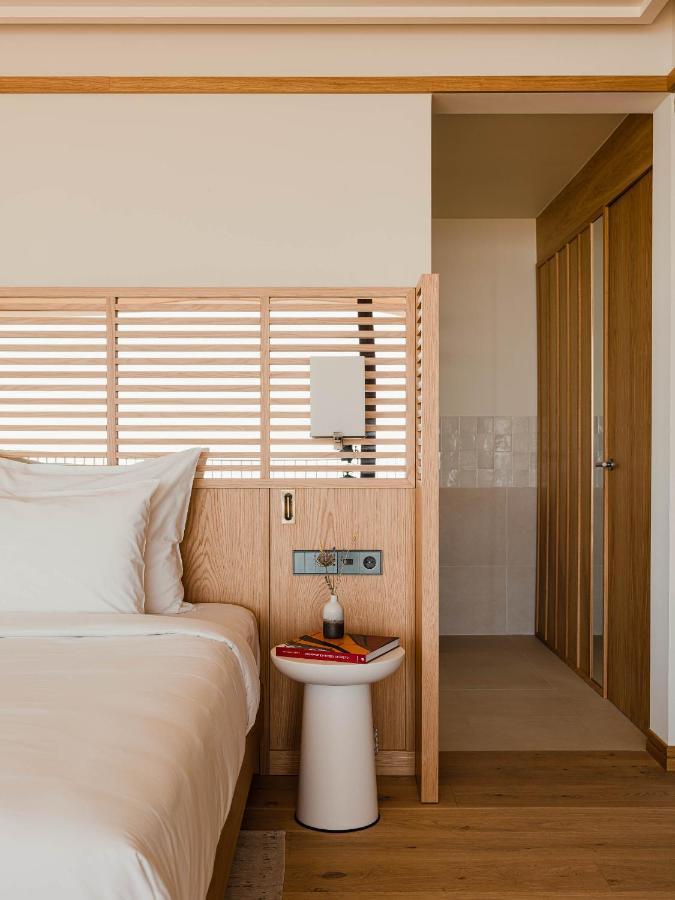 Aethos 5*