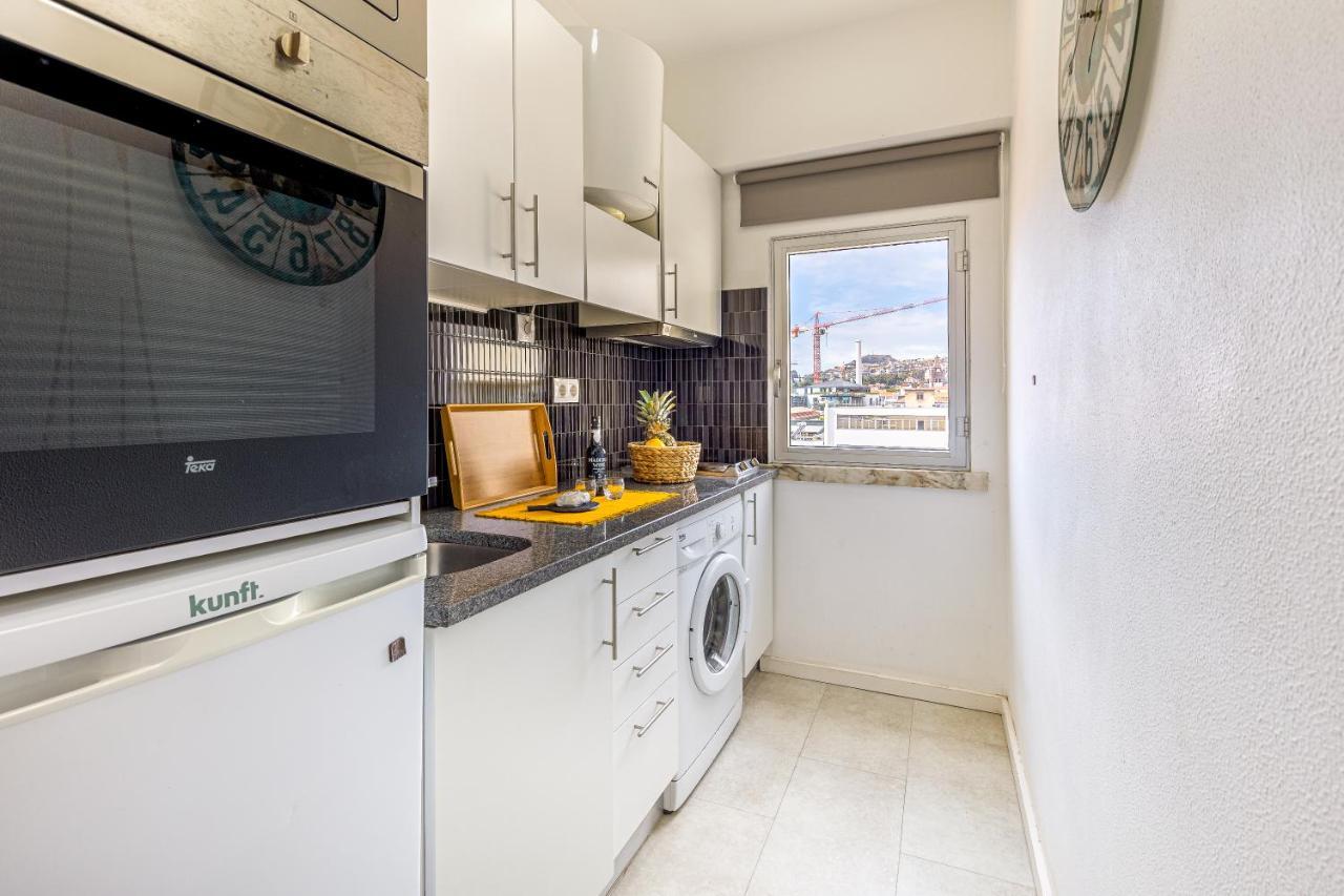Apartment Flat With Balcony At Downtown By Farmers Market