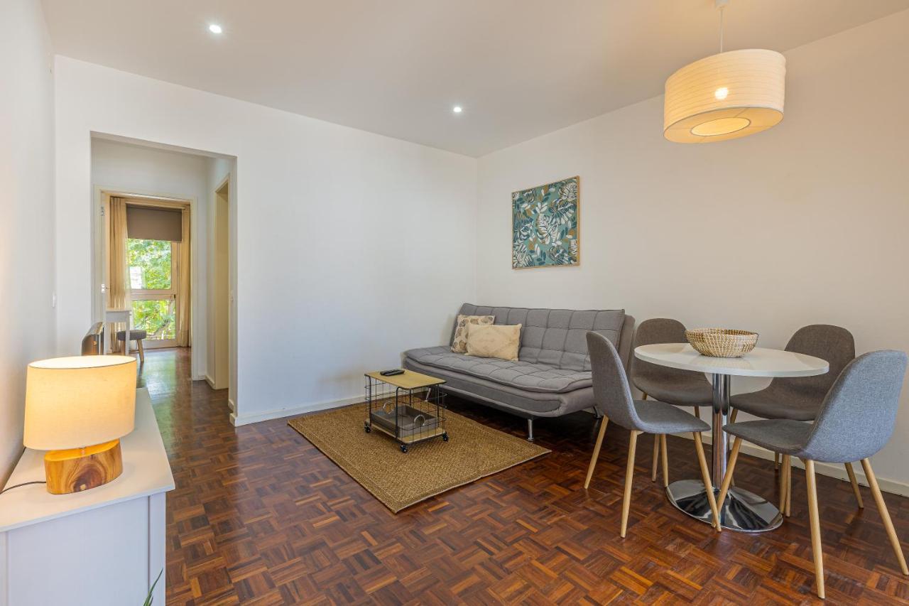 Apartment Flat With Balcony At Downtown By Farmers Market *