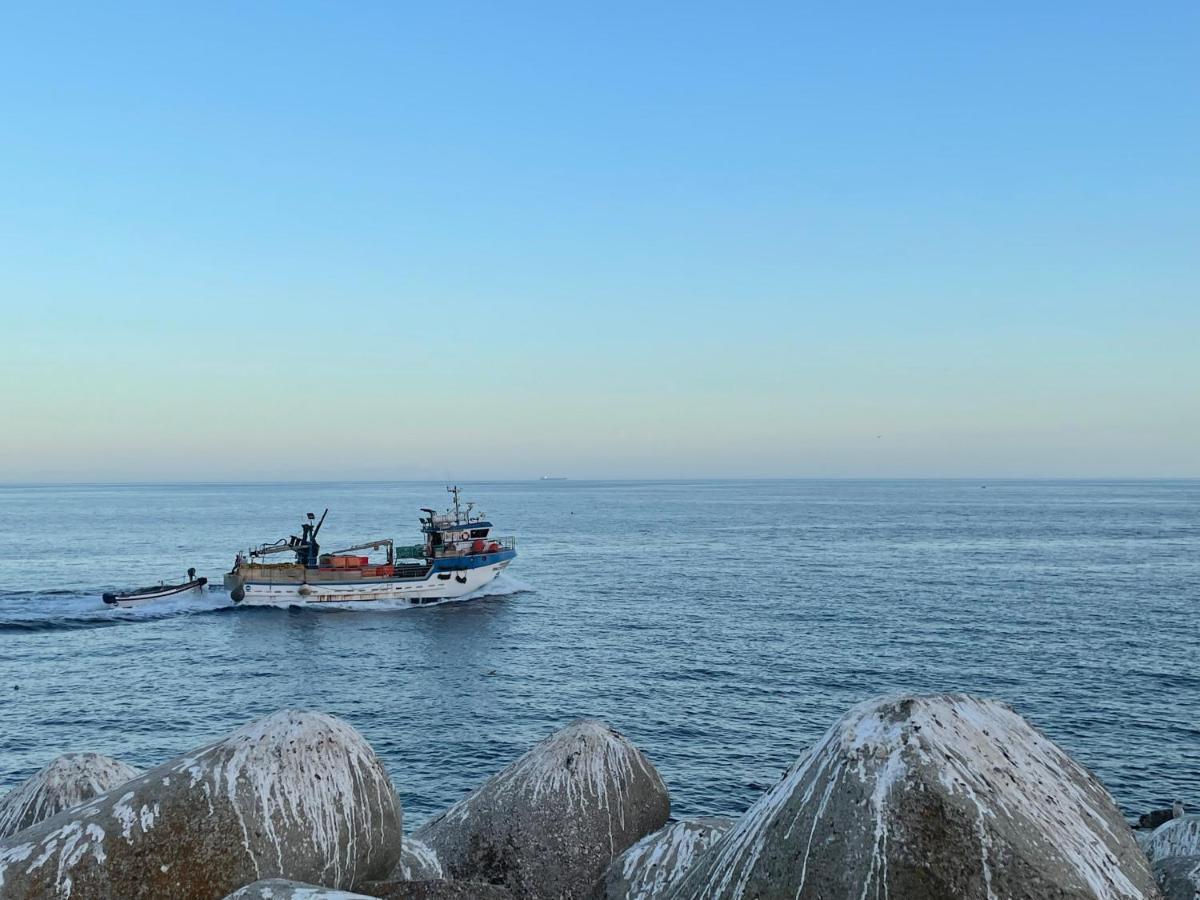 O Som Ondas - Vista Soberba De Mar Sesimbra