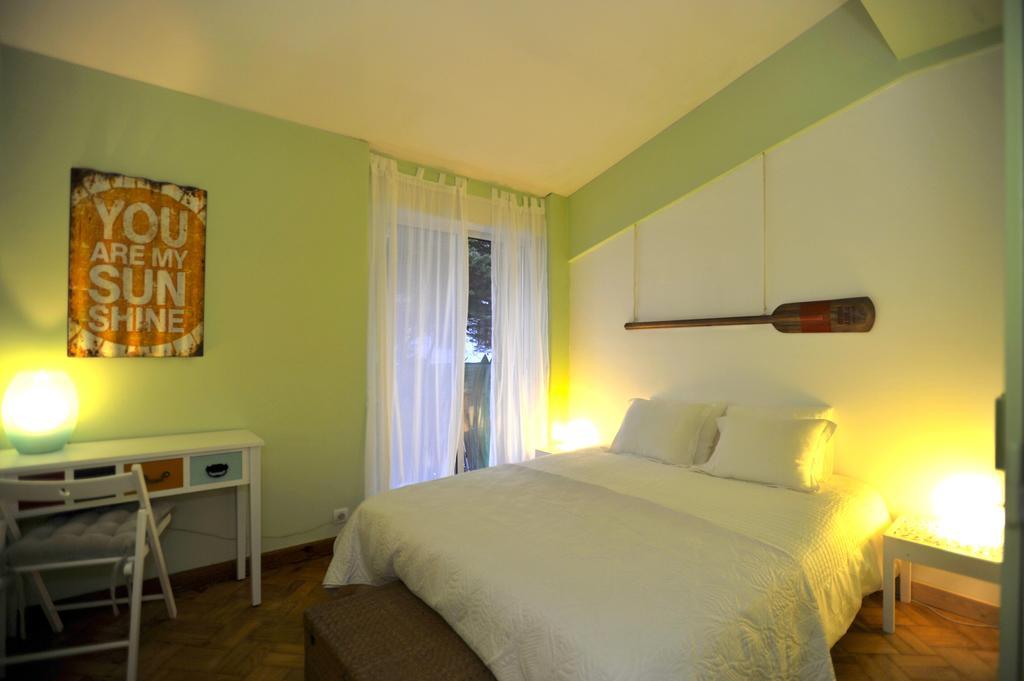 Carcavelos Surf House Bed & Breakfast