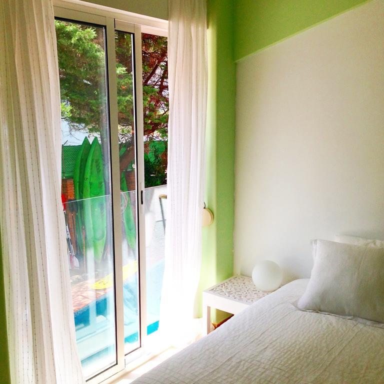 Bed & Breakfast Carcavelos Surf House 2*