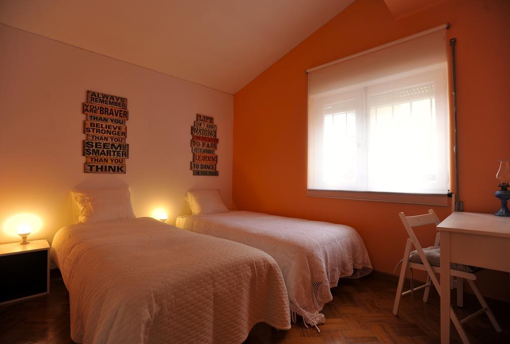 Carcavelos Surf House Bed & Breakfast 2*