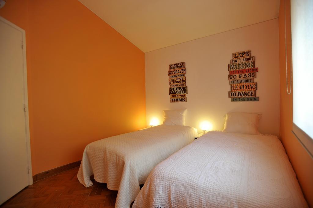 Bed & Breakfast Carcavelos Surf House