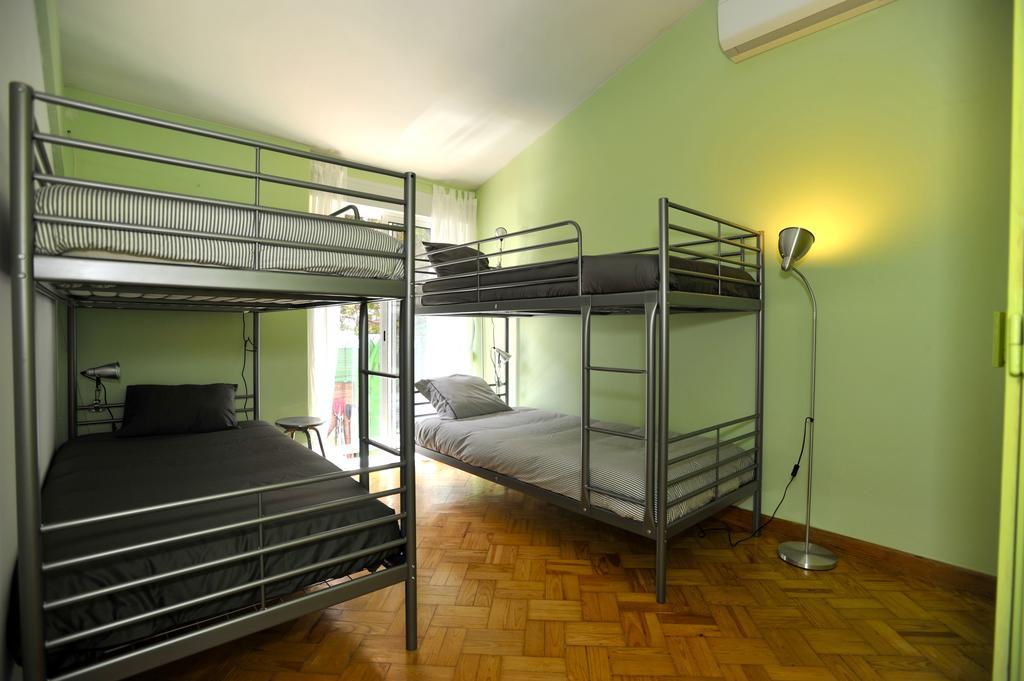Carcavelos Surf House Bed & Breakfast