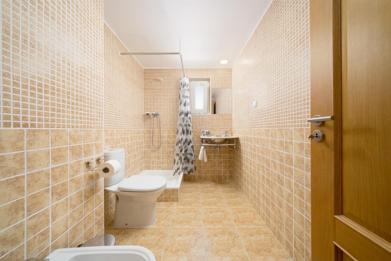 Traditional Seaside Tavira Apartment *