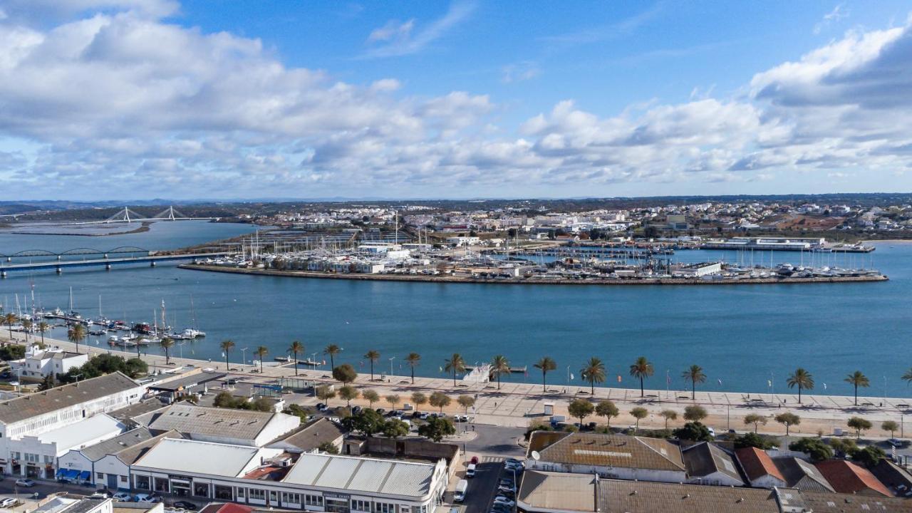 Apartment Dom Carlos - 6 Com Ac E Vista Fabulosa Sobre O Rio Arade Portimao