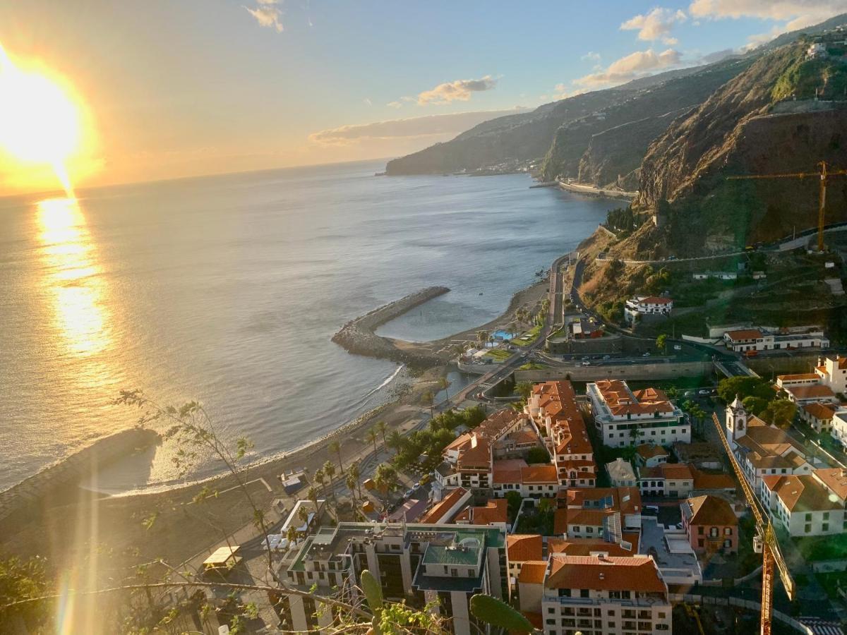 Madeira Sea Sunshine With Heated Pool Apartment