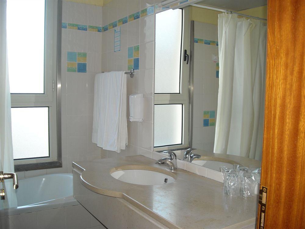 Euro Moniz Hotel 3*