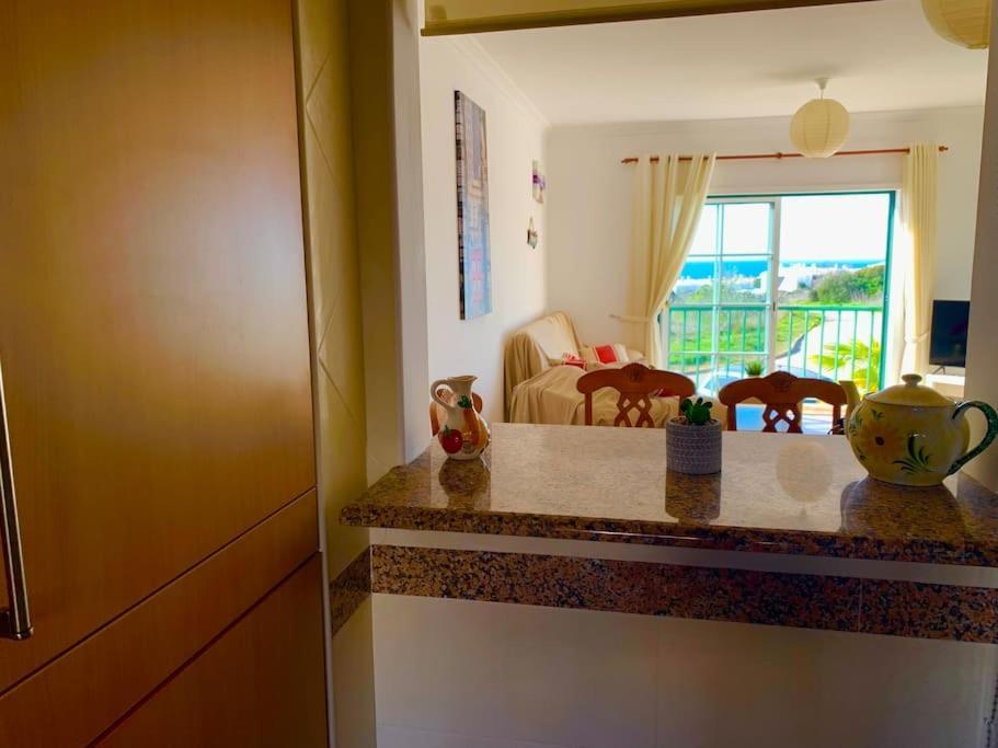 Casa Da 5 - St 2 Bedrooms , Amazing Sea View , Pool , Wifi Apartment *