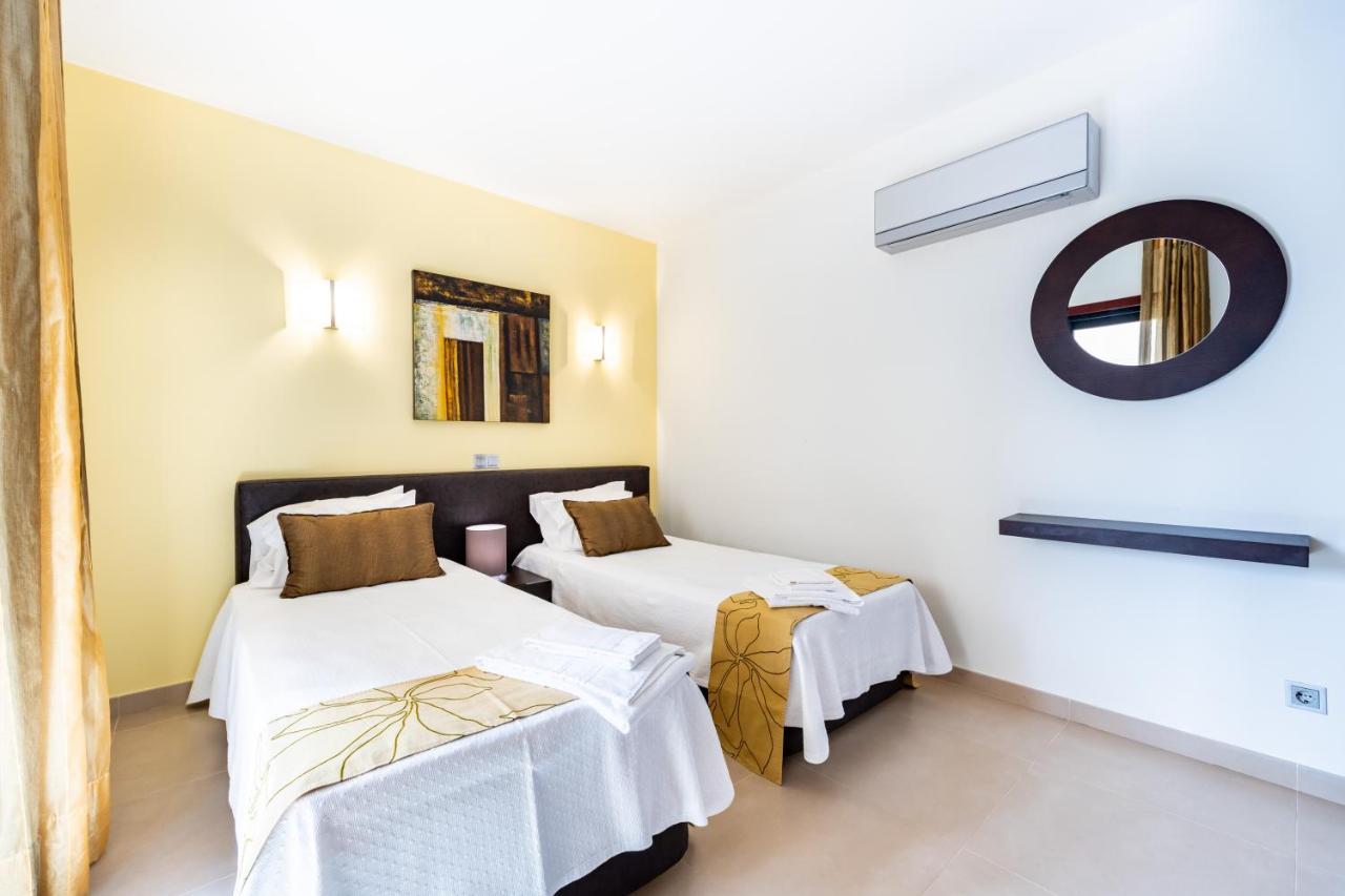 Coolhouses Algarve, 2 Bed Elegant Flat, Private Pool & Garden, Facilities, Mar Da 19 * Praia Da Luz