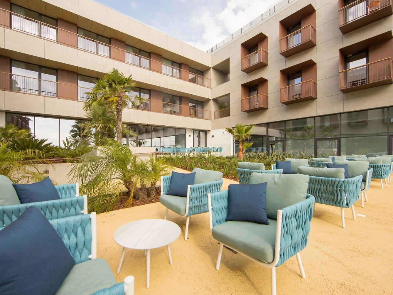 Sea View Business & Leisure Hotel 4*