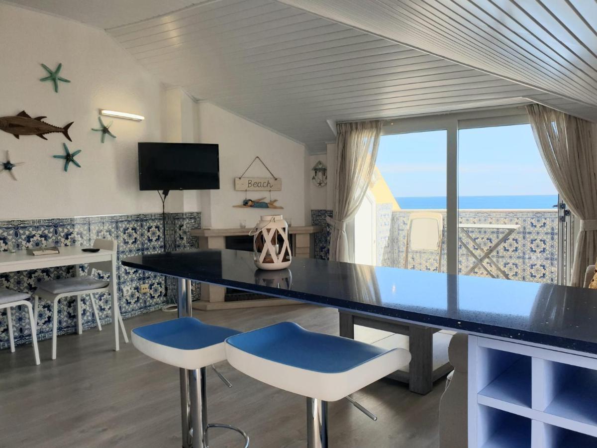 Blue House With Parking Sesimbra