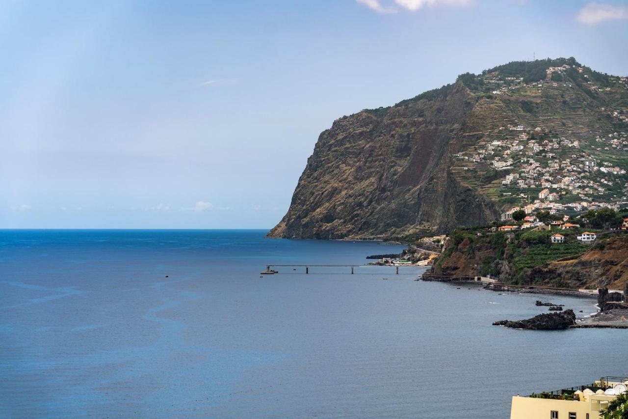 Madeira Palace I By An Island * Funchal (Madeira)
