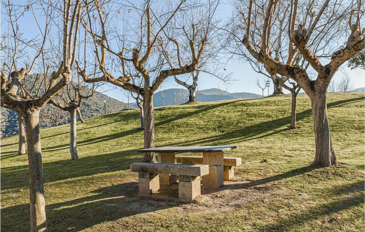Cozy In Freixo De Espada C With Kitchen