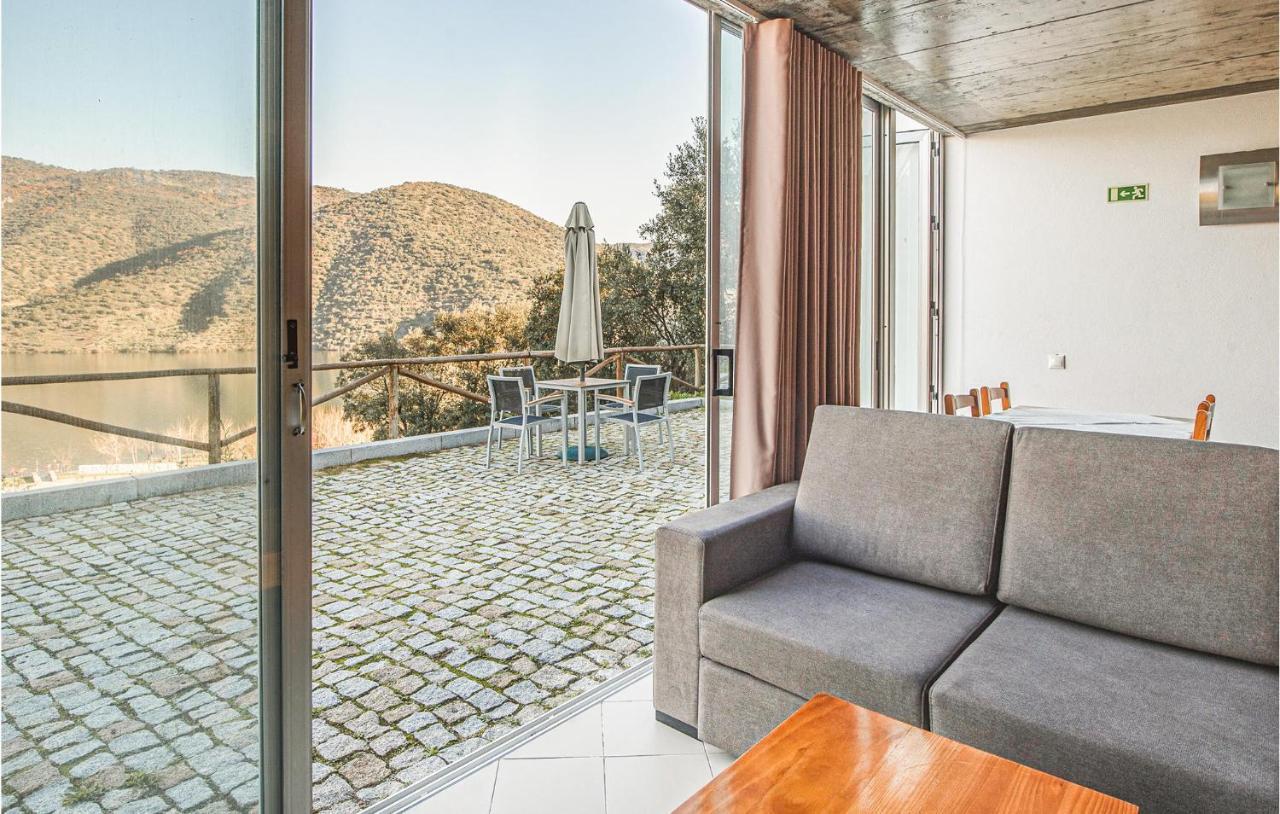 Cozy In Freixo De Espada C With Kitchen