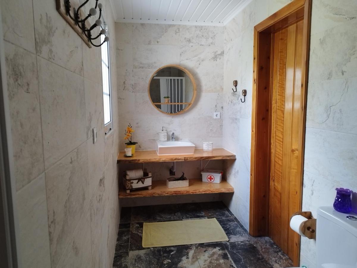 Quinta Dos Sentidos , Rustic Holiday Houses In Sao Vicente Ferreira Holiday home *