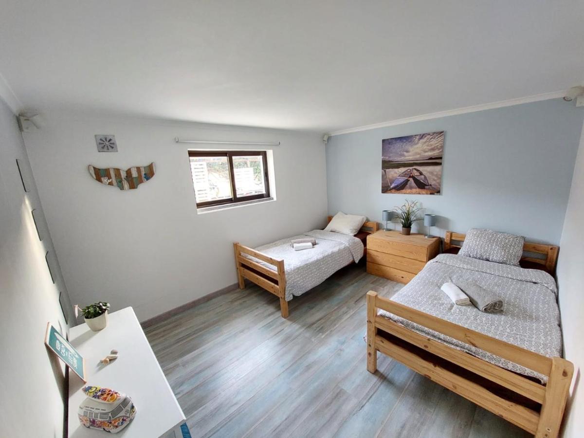 Sandycamps Surf House Guest house *