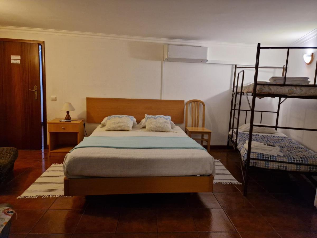 Casa Dos Santos Alojamento - Guest House Guest house