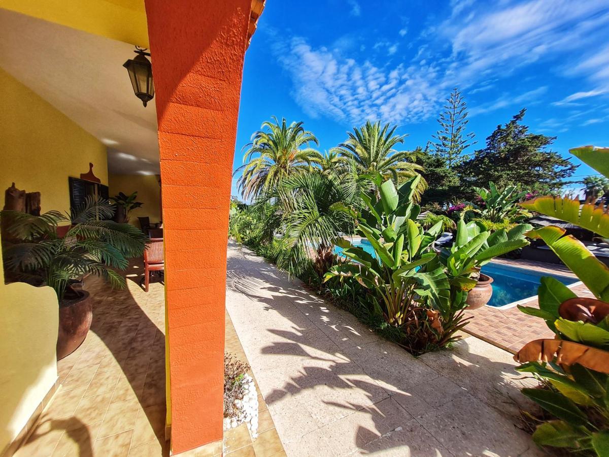 Villa Paraiso - Naturism Optional Adults Only Bed & Breakfast Porches (Algarve)