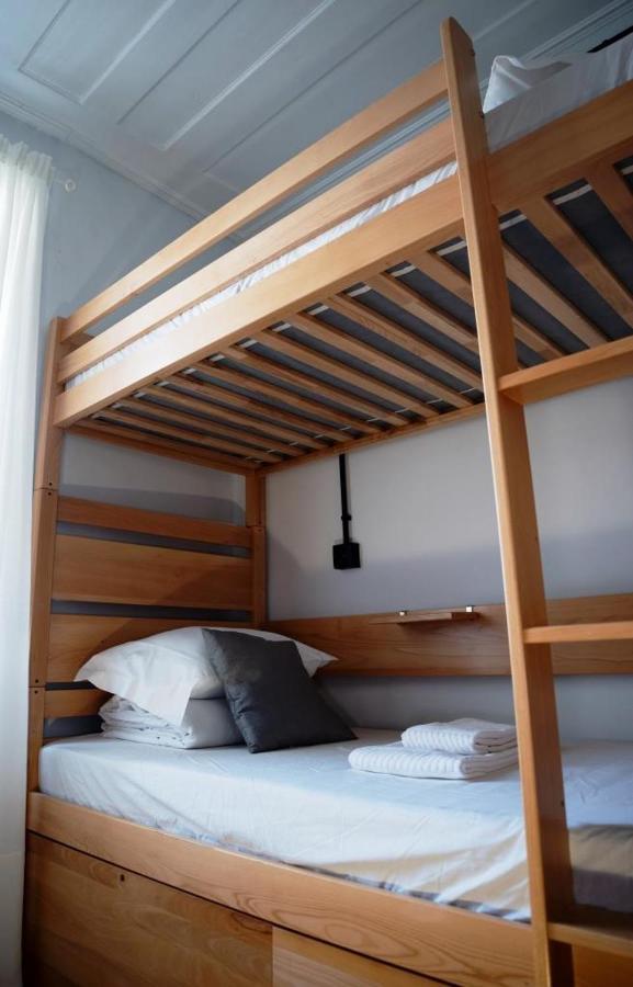 Door 21 - & Hostel