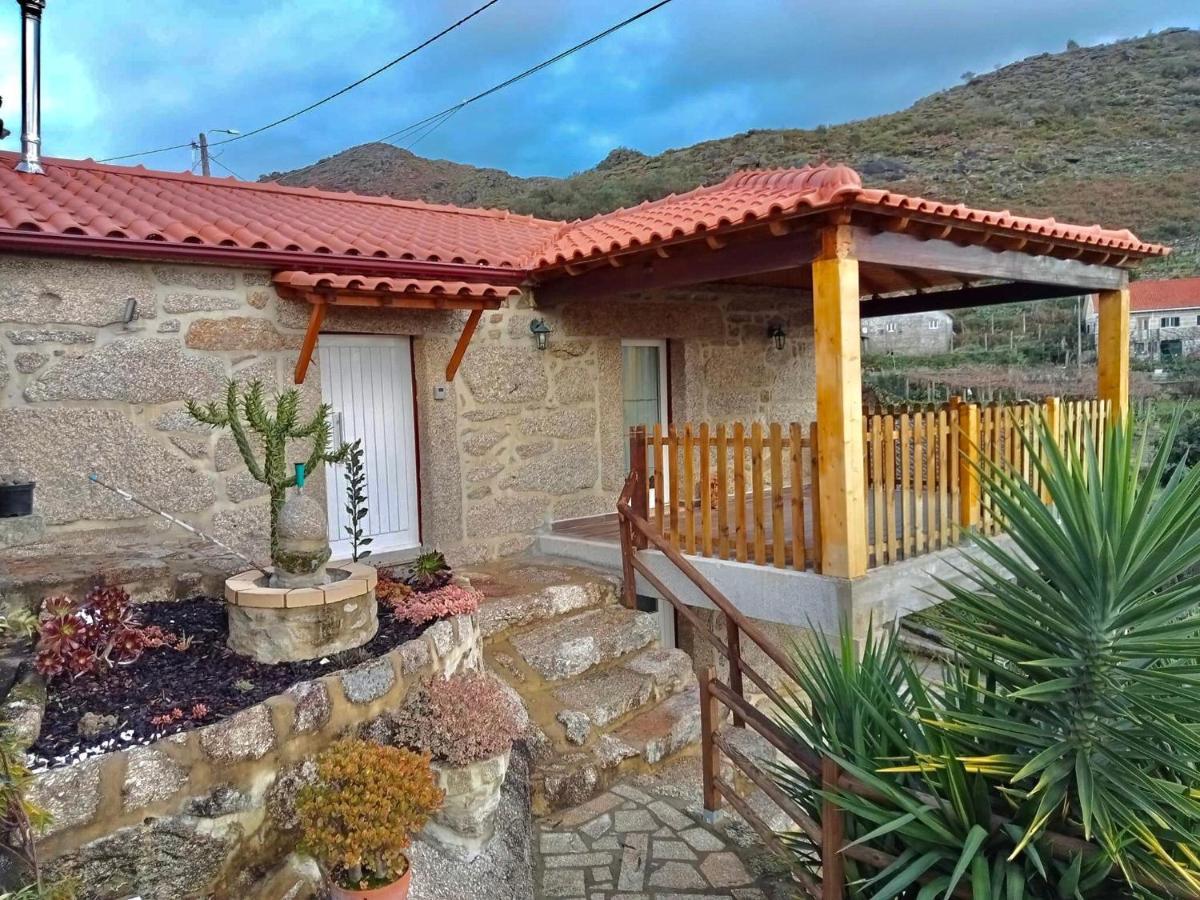 Casa Do Penedo *