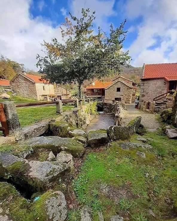 Aldeia De Pontes - *