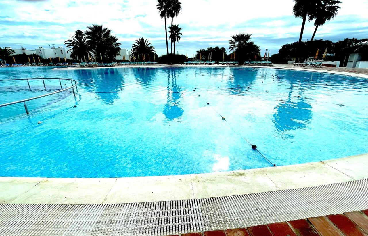 Apartment Golden Club- Eyes On Sea