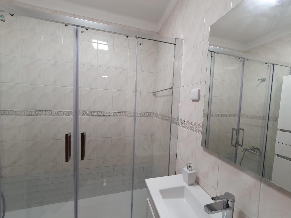Apartamento Lousa's Brown & White