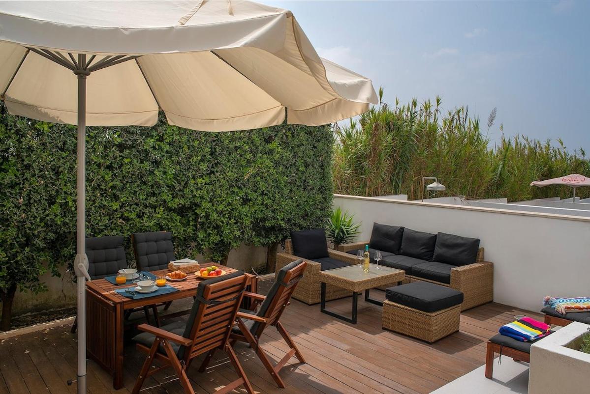 06 - Gorgeous - Stunning Sea View Holiday home