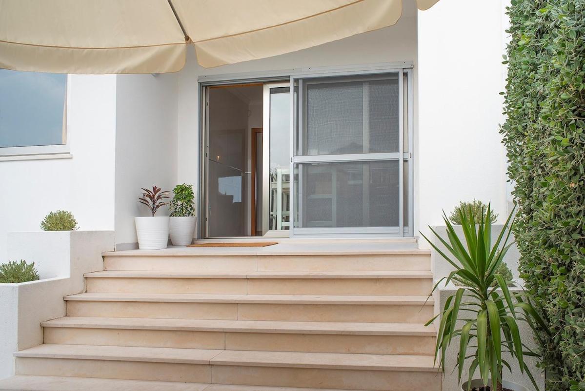 06 - Gorgeous - Stunning Sea View Holiday home *