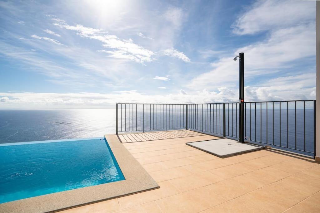 Marina View - Pool & Stunning Ocean View Apartamento
