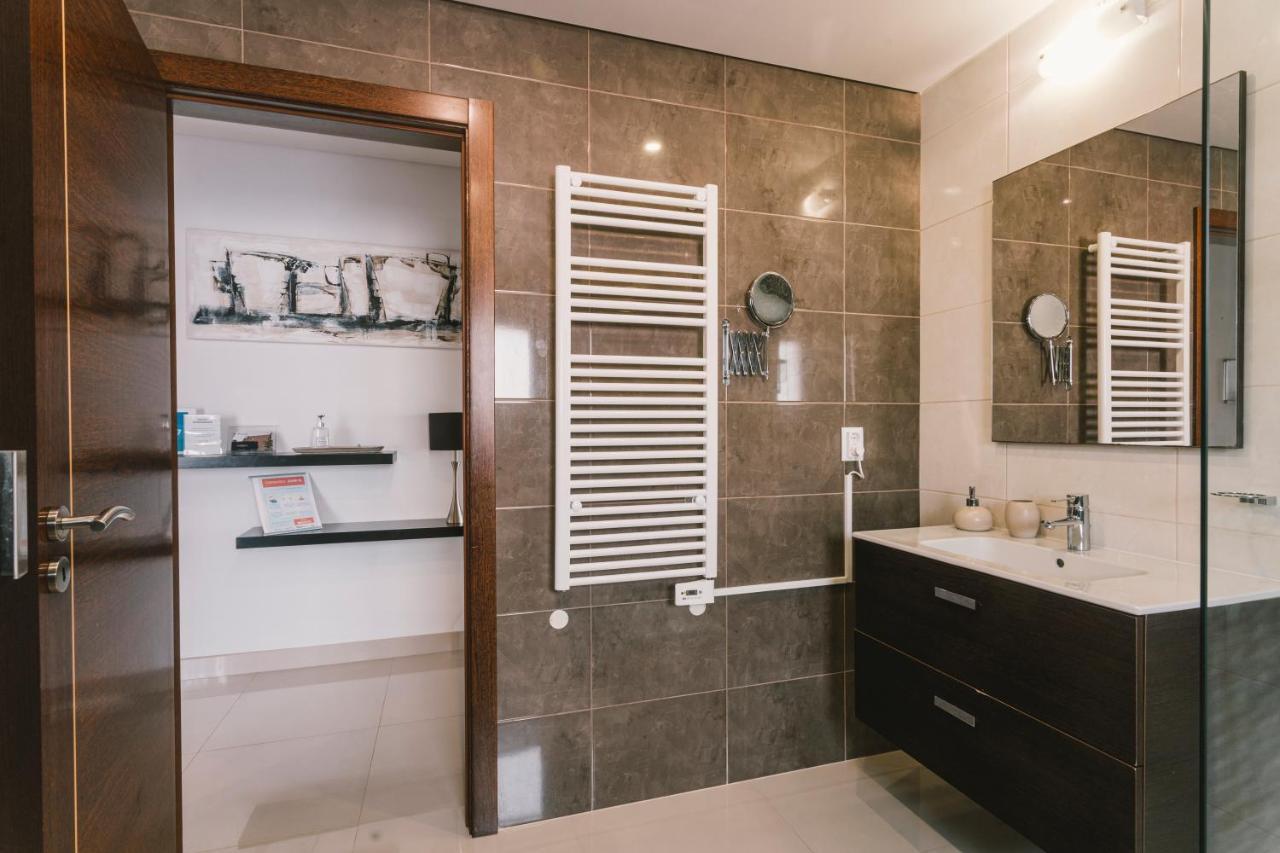 Bica, Luxury Heated Penthouses With Jacuzzi And Large Terrace In Apartment Baleal