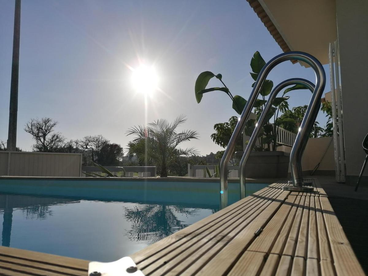 Vivenda Geminada Com Piscina A 10 Minutos A Pe Da Villa Portimao