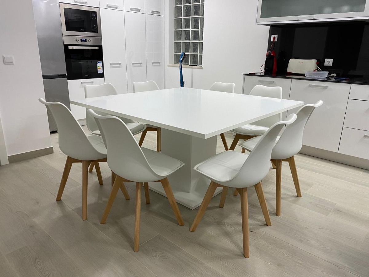 Torrezinha- Moradia Moderna Em Com Piscina Holiday home Salir de Porto