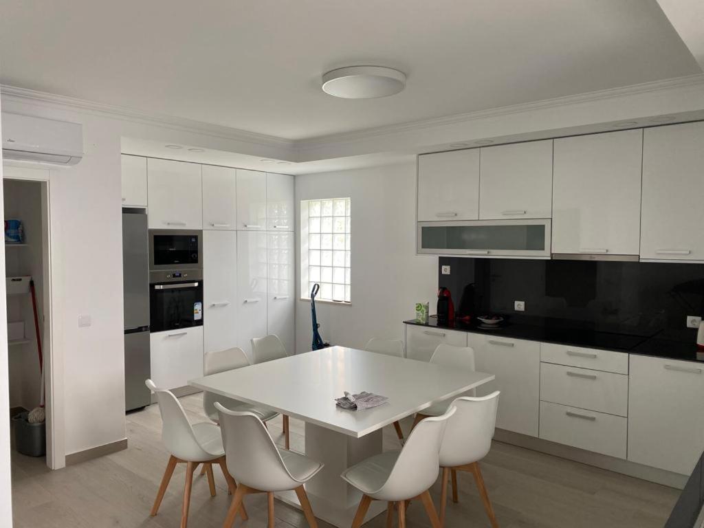 Holiday home Torrezinha- Moradia Moderna Em Com Piscina