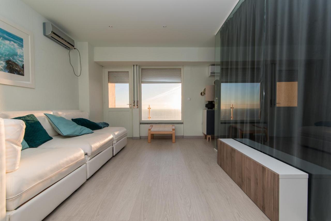 Turquoise Turtle - With Seaview And A/c Apartment *