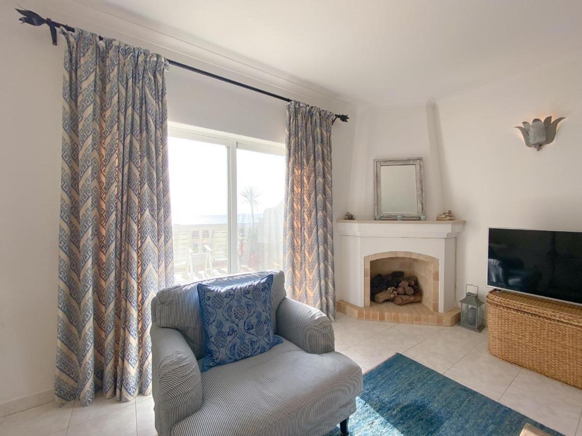 Charming Penthouse With Sea View In #1931 Lagos