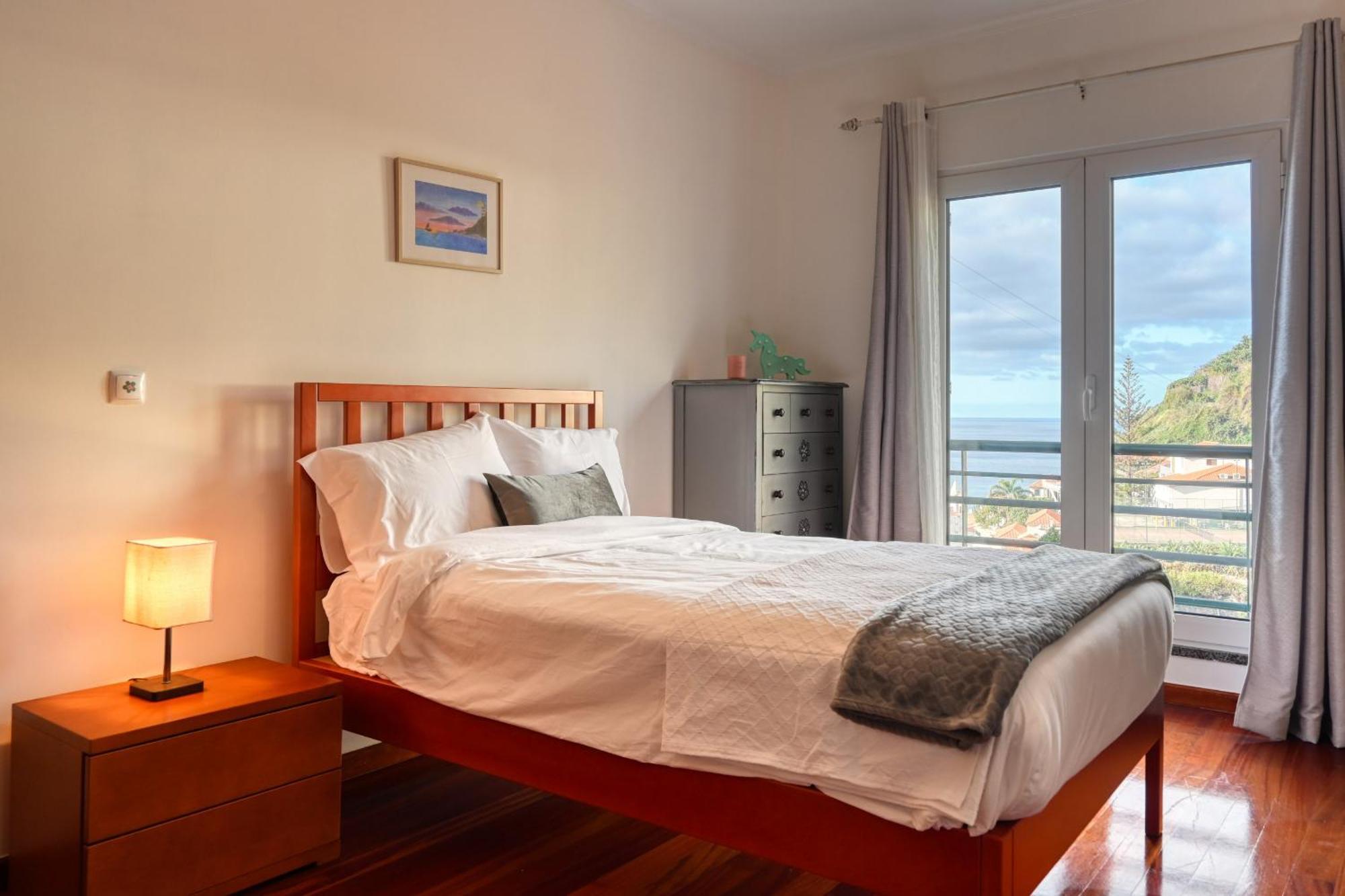 Lidia's Place, A In Madeira Apartment *
