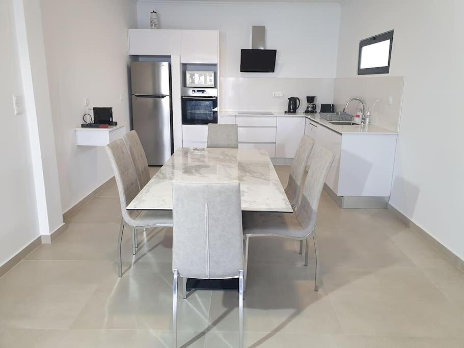 Sunset Avenue Apartment *