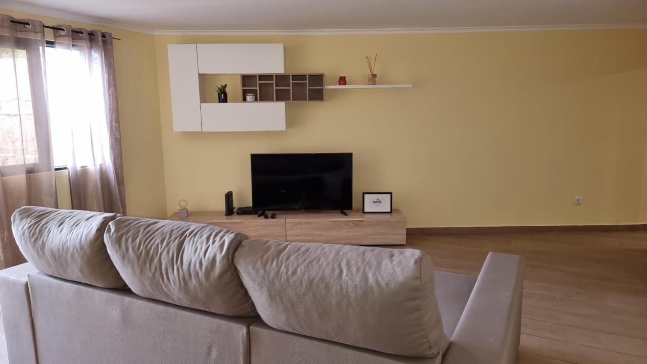 Lombada House *