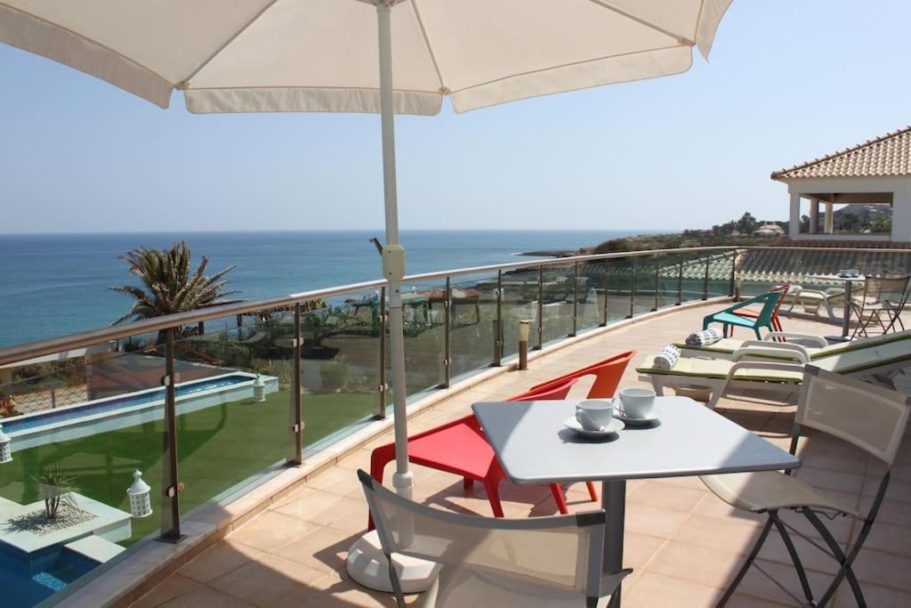 Villa Breathtaking With Infinity Pool Over The Sea *