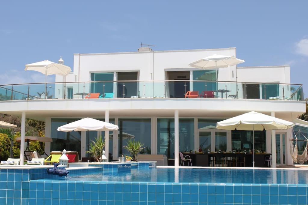 Breathtaking With Infinity Pool Over The Sea Villa